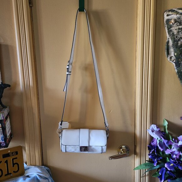 Steve Madden What's not to love about this snazzy cylindrical purse - nwot - Picture 1 of 7